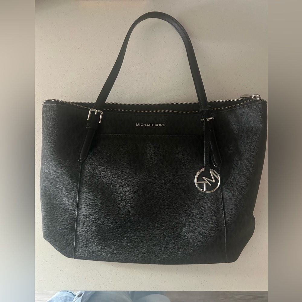 Michael Kors Black jet set logo 16 inch tote - Picture 2 of 14